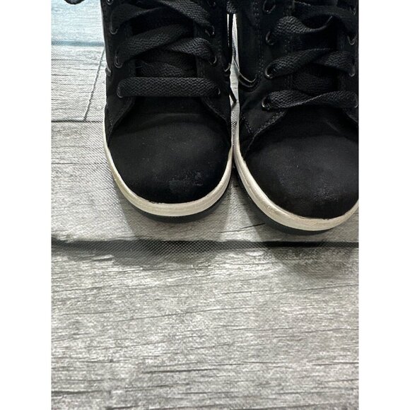 Heelys Size 2 - Picture 10 of 11